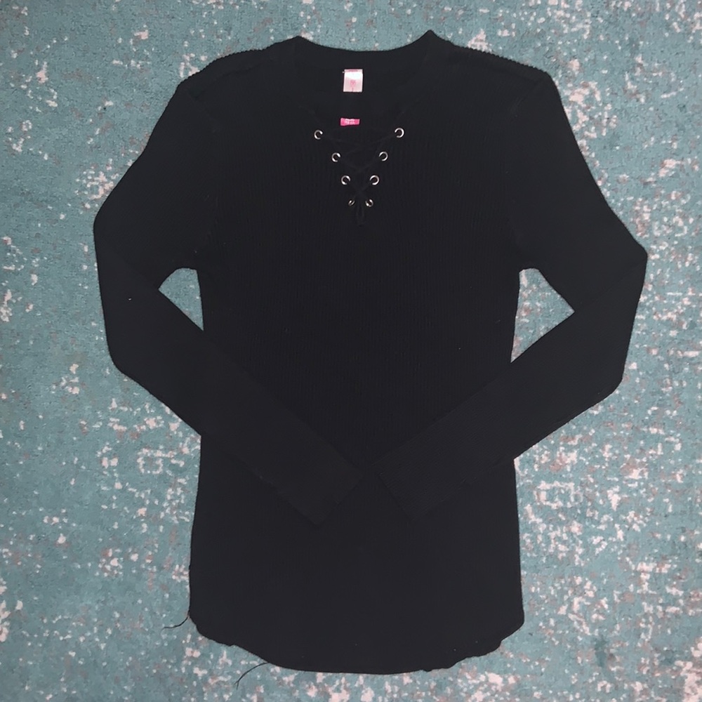 No Boundaries V Neck Long Sleeve T Shirt